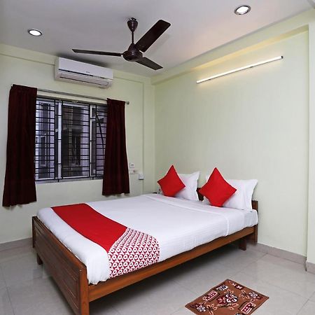 Oyo 14818 Sudarshan Apartment Kolkata Exterior photo
