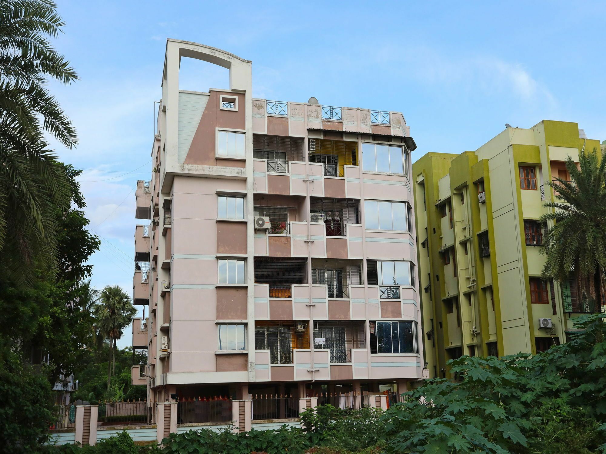 Oyo 14818 Sudarshan Apartment Kolkata Exterior photo
